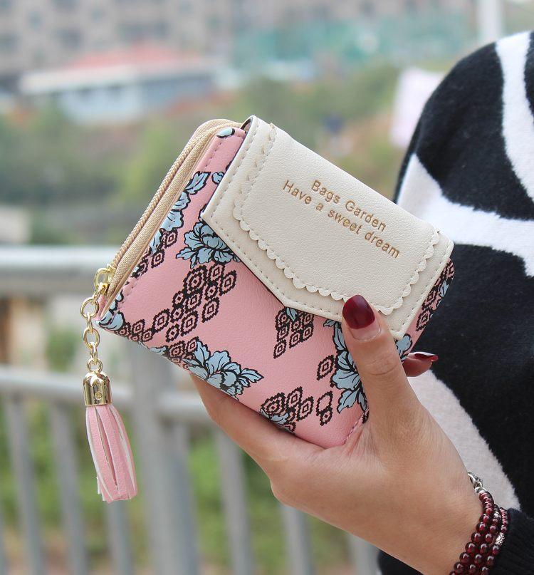 Elegant Short Women's Lace Wallet - Floral Design with Buckle and Tassels