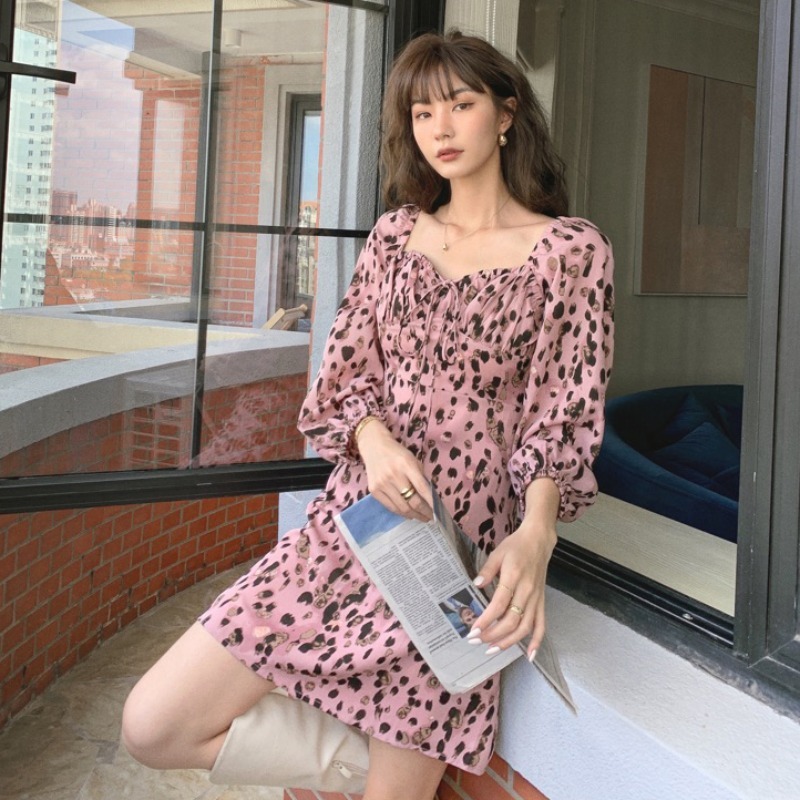 Pink Leopard Print Floral Skirt Sweet and Spicy Sexy Short Royal Sister Girl Long Sleeve Dress Female 210429, Beige
Pink Leopard Print Floral Skirt Sweet and Spicy Sexy Short Royal Sister Girl Long Sleeve Dress Female 210429, Beige