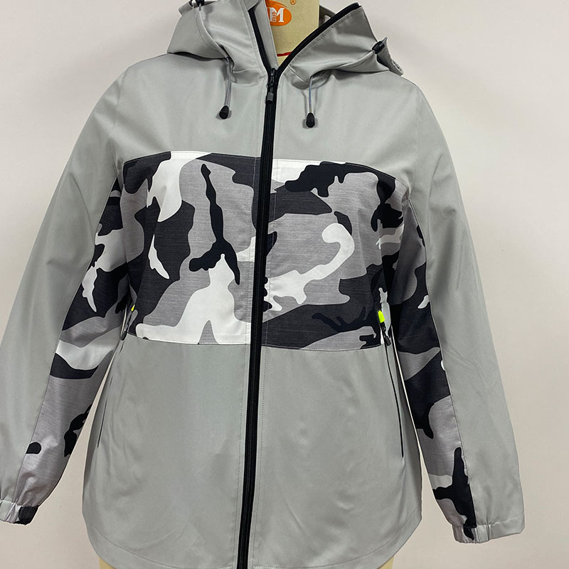 Large size Outdoor sports Women Trench Coats grey Camouflage print Splicing Jackets Detachable hat, Gray
Large size Outdoor sports Women Trench Coats grey Camouflage print Splicing Jackets Detachable hat, Gray