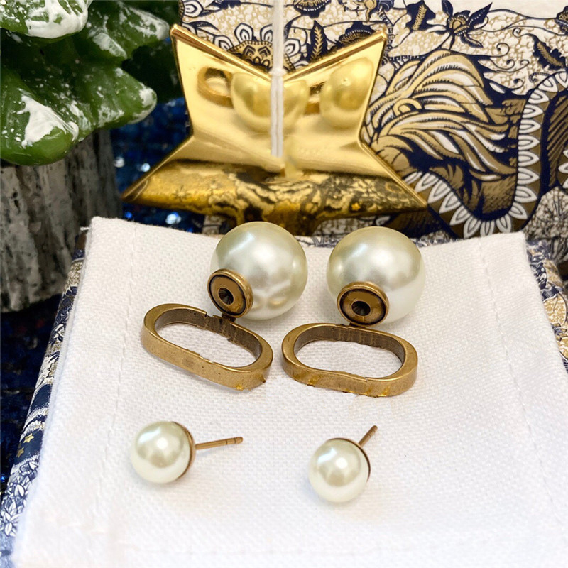 Fashion Women Earings Jewelry Luxurys Designers Earrings Studs Pearl Earrings Des Boucles D'oreilles Designer Earrings With Box D 21041405DQ, Golden;silver
Fashion Women Earings Jewelry Luxurys Designers Earrings Studs Pearl Earrings Des Boucles D'oreilles Designer Earrings With Box D 21041405DQ, Golden;silver