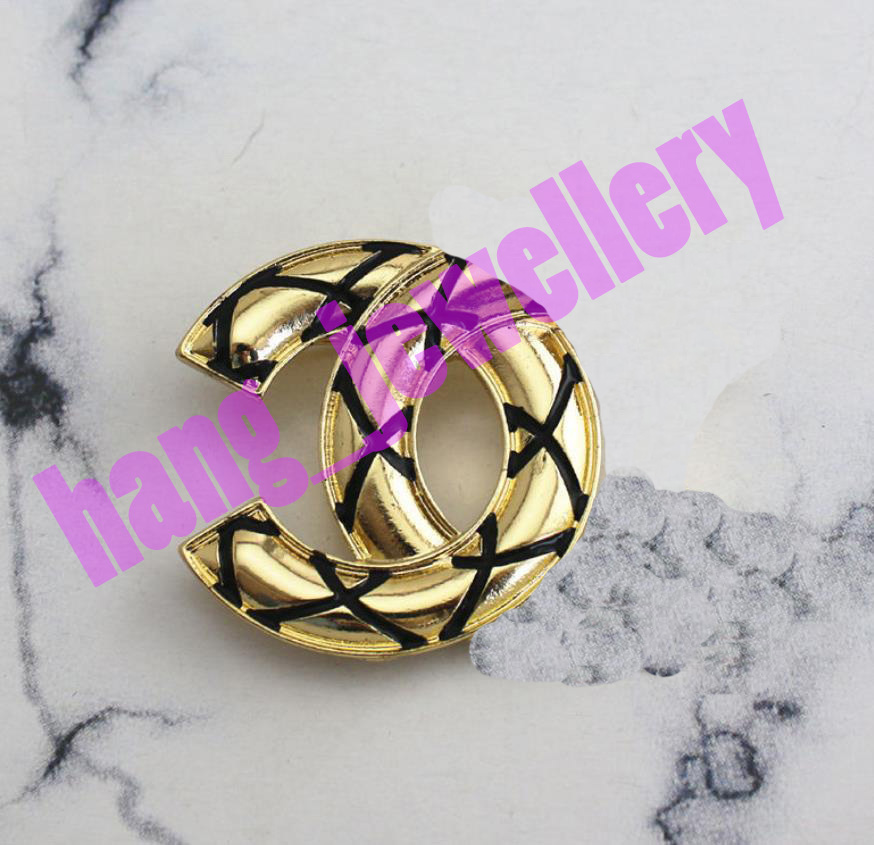 Classic Open C Letter Brooch Fashion Women Crystal Brooches Gold Diamond Pins Designer Rhinestone Pin Wholesale, Gray
Classic Open C Letter Brooch Fashion Women Crystal Brooches Gold Diamond Pins Designer Rhinestone Pin Wholesale, Gray