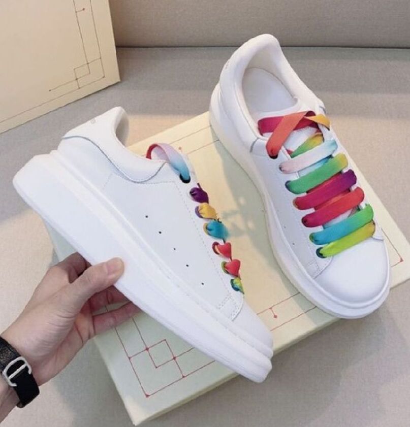Women Dress Shoes Top High Quality Leather White Red Casual Sneakers Platform Bottoms Designers Mens Loafers Outdoor Fashion Ladies Luxurys, Black
Women Dress Shoes Top High Quality Leather White Red Casual Sneakers Platform Bottoms Designers Mens Loafers Outdoor Fashion Ladies Luxurys, Black