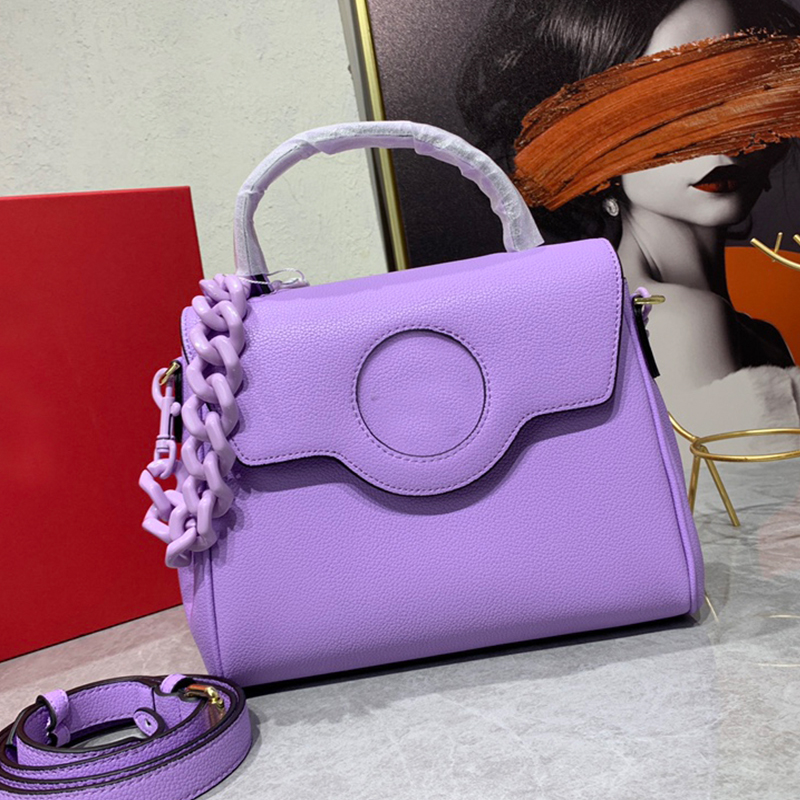 messenger bag luxury designer solid color high quality leather metal chain fashion brand style multifunctional handbag0020 
messenger bag luxury designer solid color high quality leather metal chain fashion brand style multifunctional handbag0020