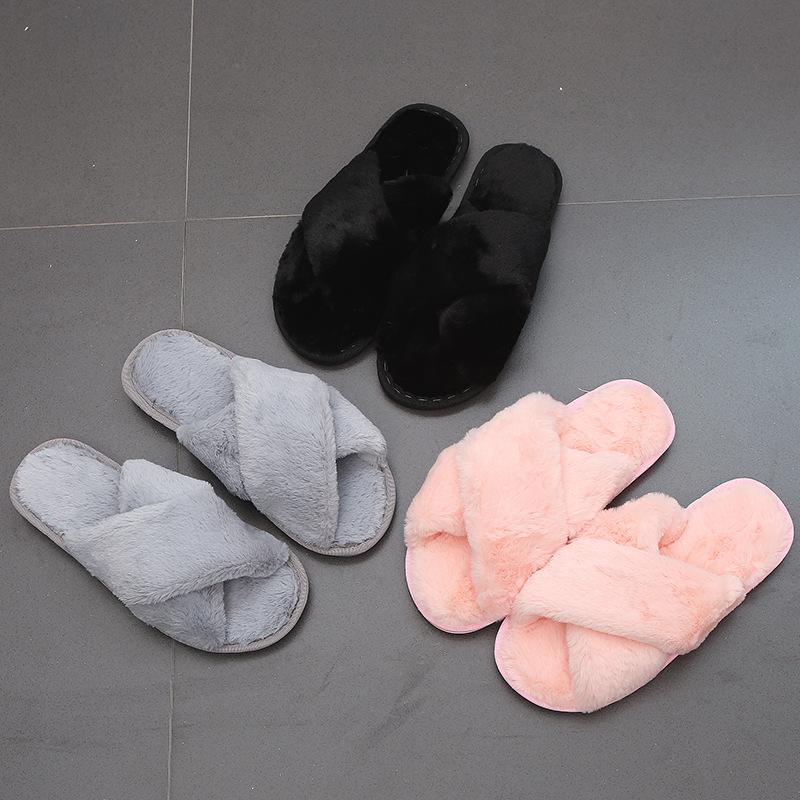 Wool Slippers Women Winter Indoor Home Warm Non-slip Korean Cross Cute Wearing Plush Cotton Furry Slides For, Gray
Wool Slippers Women Winter Indoor Home Warm Non-slip Korean Cross Cute Wearing Plush Cotton Furry Slides For, Gray