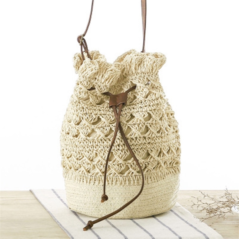 New Crocheted Woven Bag Korean Fashion Straw Bag Small Capacity Women's Beach Backpack Shoulder Bag Q0528