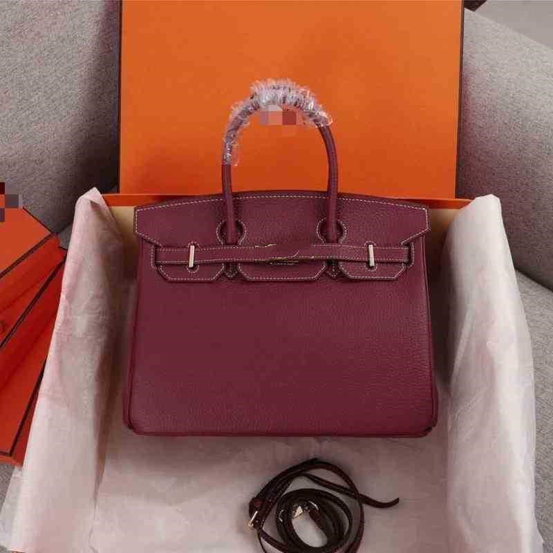 The new classic original lychee pattern head cowhide birkin bag leather single shoulder bag is versatile
The new classic original lychee pattern head cowhide birkin bag leather single shoulder bag is versatile