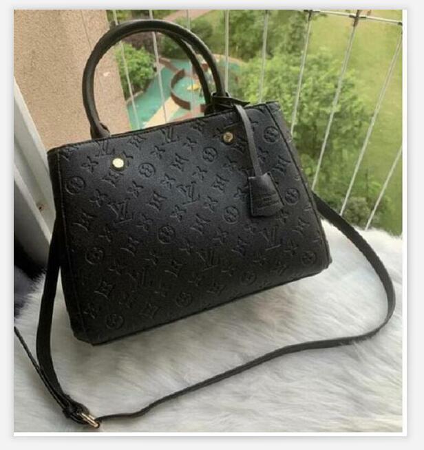 688 LV LOUIS MONTAIGNE BB Handbags Leather Women Shoulder Bags VUTTON Messenger Crossbody Bag VITTON Purse Fashion Designer Handbag
688 LV LOUIS MONTAIGNE BB Handbags Leather Women Shoulder Bags VUTTON Messenger Crossbody Bag VITTON Purse Fashion Designer Handbag