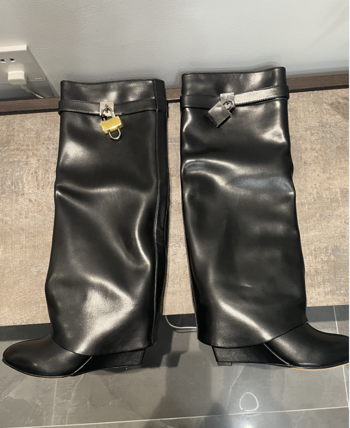 40% discount ace brand knee high boots for women fashion leather shark buckle designer warm winter dropship cowskin factory size 35-42 original box free gifts, As picture with logo
40% discount ace brand knee high boots for women fashion leather shark buckle designer warm winter dropship cowskin factory size 35-42 original box free gifts, As picture with logo