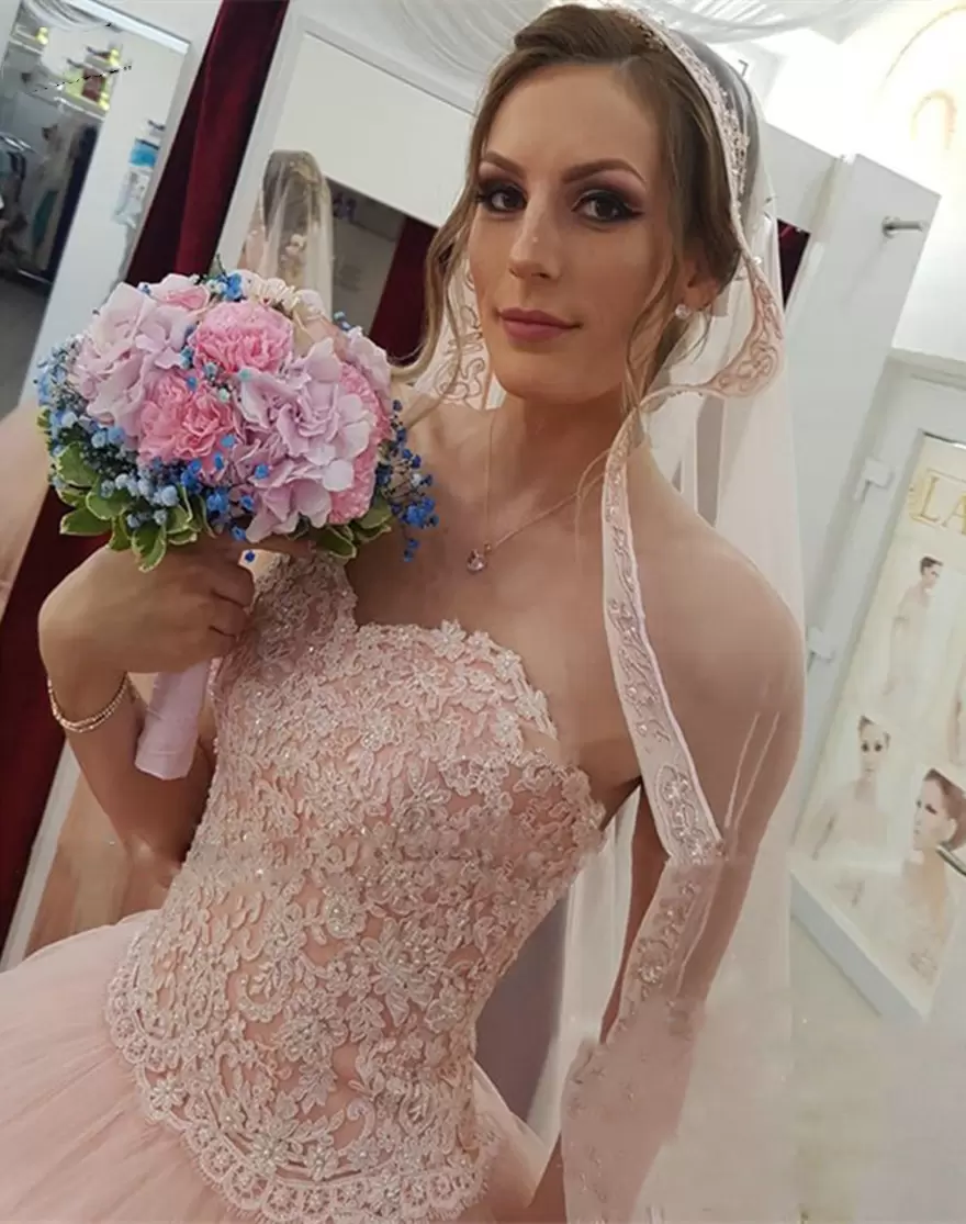 Blush Pink Ball Gown Wedding Dresses Lace Applique Sweetheart Neckline Sweep Train Custom Made Beaded Vestido De Novia