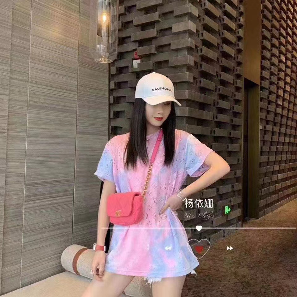 2021 new Korean fashion hollowed out tie dyed short sleeve V-shirt women's summer aging loose thin medium and long top, White
2021 new Korean fashion hollowed out tie dyed short sleeve V-shirt women's summer aging loose thin medium and long top, White