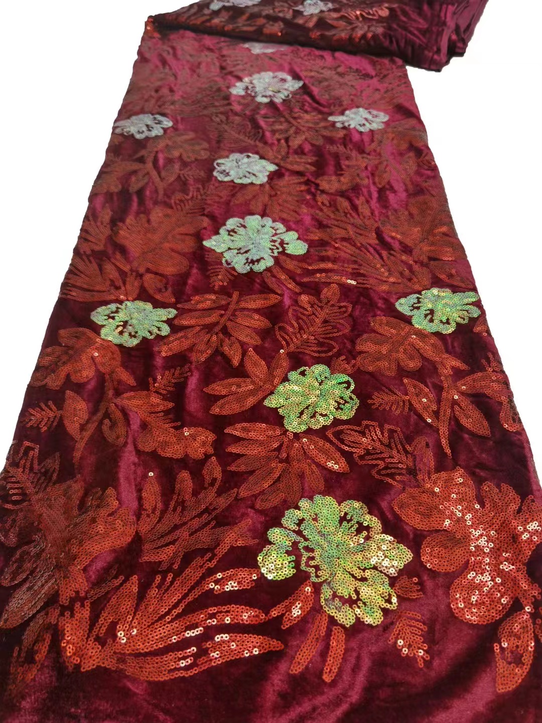 African Velvet Lace Fabric Sequins Fashionable Design Skin Friendly Warm Quality Dubai Style Sewing Textile for Party Dress
African Velvet Lace Fabric Sequins Fashionable Design Skin Friendly Warm Quality Dubai Style Sewing Textile for Party Dress