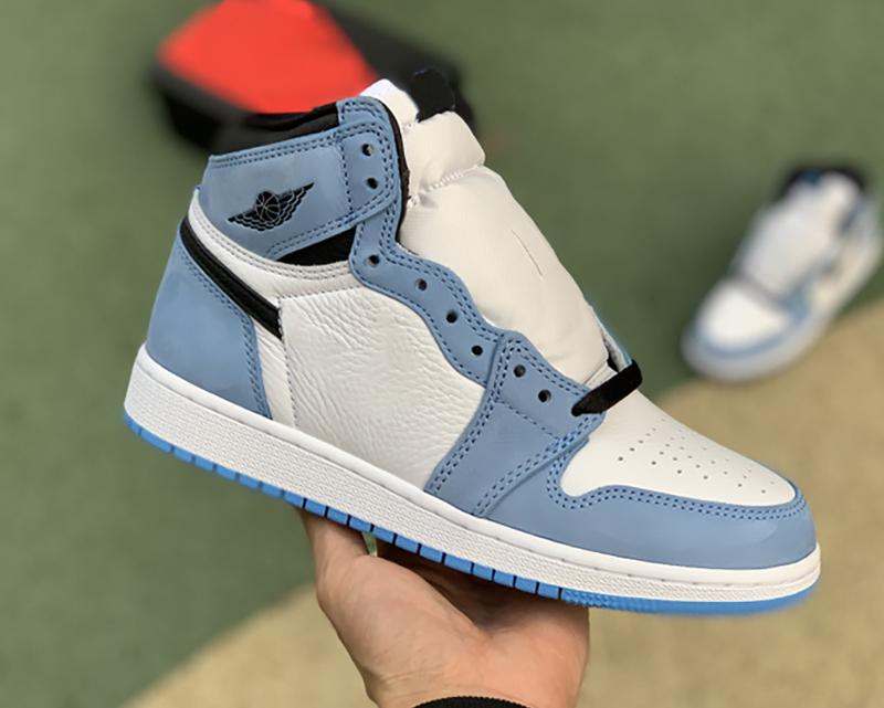 High OG 1 University Blue Basketball shoes UNC Black White Jumpman Men and women Milled leather outdoor Sports Sneakers 555088-134 With Box, #1
High OG 1 University Blue Basketball shoes UNC Black White Jumpman Men and women Milled leather outdoor Sports Sneakers 555088-134 With Box, #1