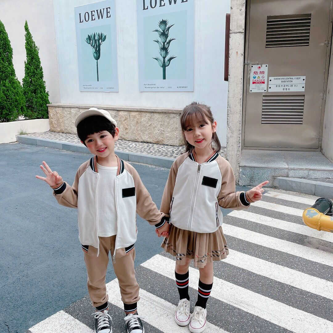 Sets Designer Kids Jackets Clothing + Skirts / Pants Sets Childrens Autumn Tracksuit Girls Clothing Set Boys Sports Size 110-150, Khaki pants set
Sets Designer Kids Jackets Clothing + Skirts / Pants Sets Childrens Autumn Tracksuit Girls Clothing Set Boys Sports Size 110-150, Khaki pants set