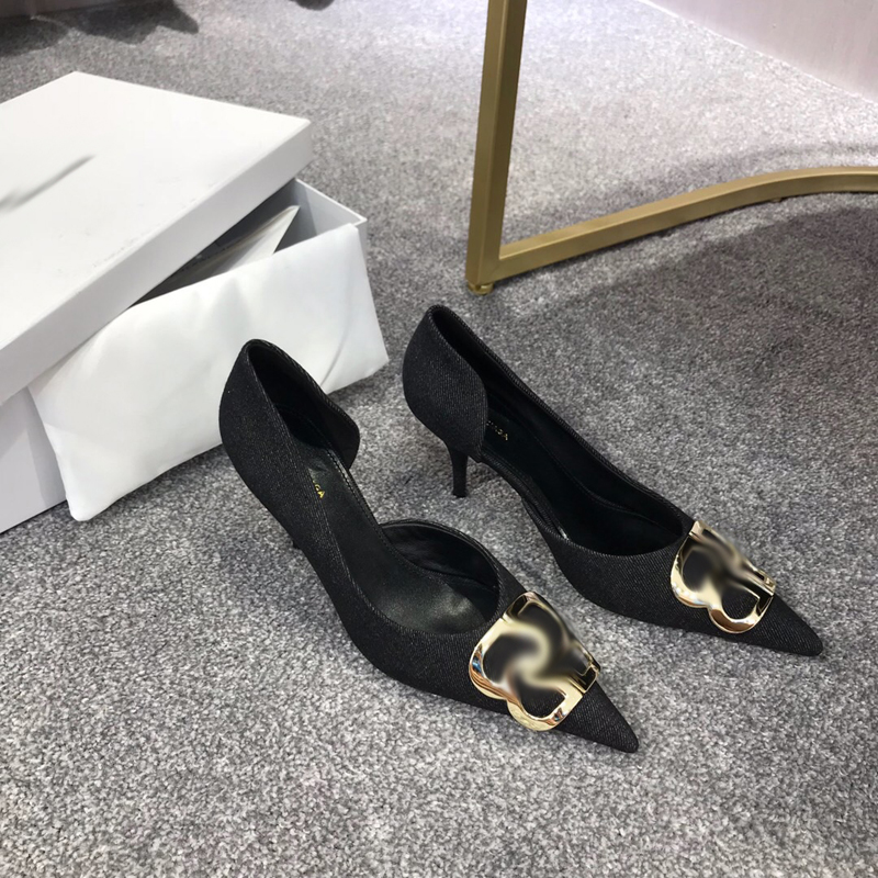 2021 Good Quality Fashion Women Luxurys Designers Shoes Designer Sandals Womens Luxury High Heels Sandal Dress Shoess With Box Size 35-41 -E533, Black
2021 Good Quality Fashion Women Luxurys Designers Shoes Designer Sandals Womens Luxury High Heels Sandal Dress Shoess With Box Size 35-41 -E533, Black