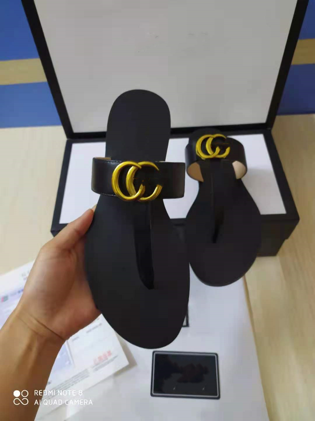 2020 very !!!Newest Luxury Women Popular Leather Sandal Striking Gladiator Style Designer Outsole Perfect Flat Canvas Plain Sandals
2020 very !!!Newest Luxury Women Popular Leather Sandal Striking Gladiator Style Designer Outsole Perfect Flat Canvas Plain Sandals