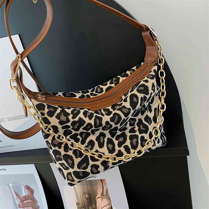 2021 autumn and winter new fashion women's net red leopard print large capacity Tote Bag Fashion armpit magic stick bag
2021 autumn and winter new fashion women's net red leopard print large capacity Tote Bag Fashion armpit magic stick bag