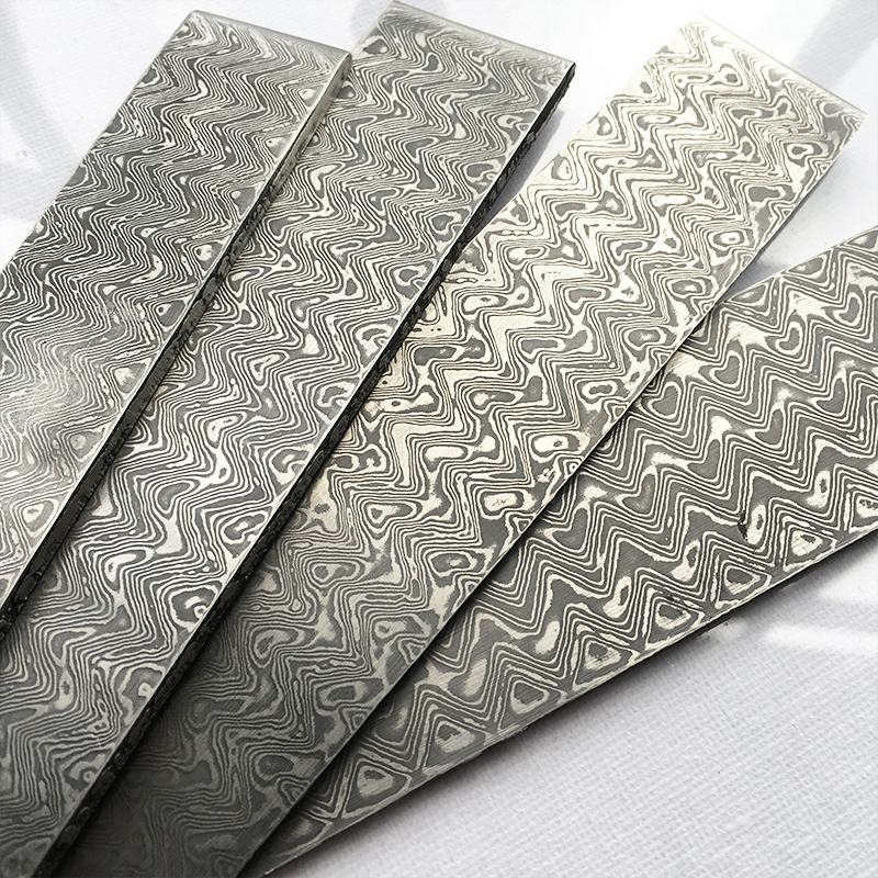 1piece Wave Pattern Damascus Stee VG10 Sandwich for DIY Exquisite Knife Making Has Been Heat Treatment Stee Knife Bade Bank
1piece Wave Pattern Damascus Stee VG10 Sandwich for DIY Exquisite Knife Making Has Been Heat Treatment Stee Knife Bade Bank