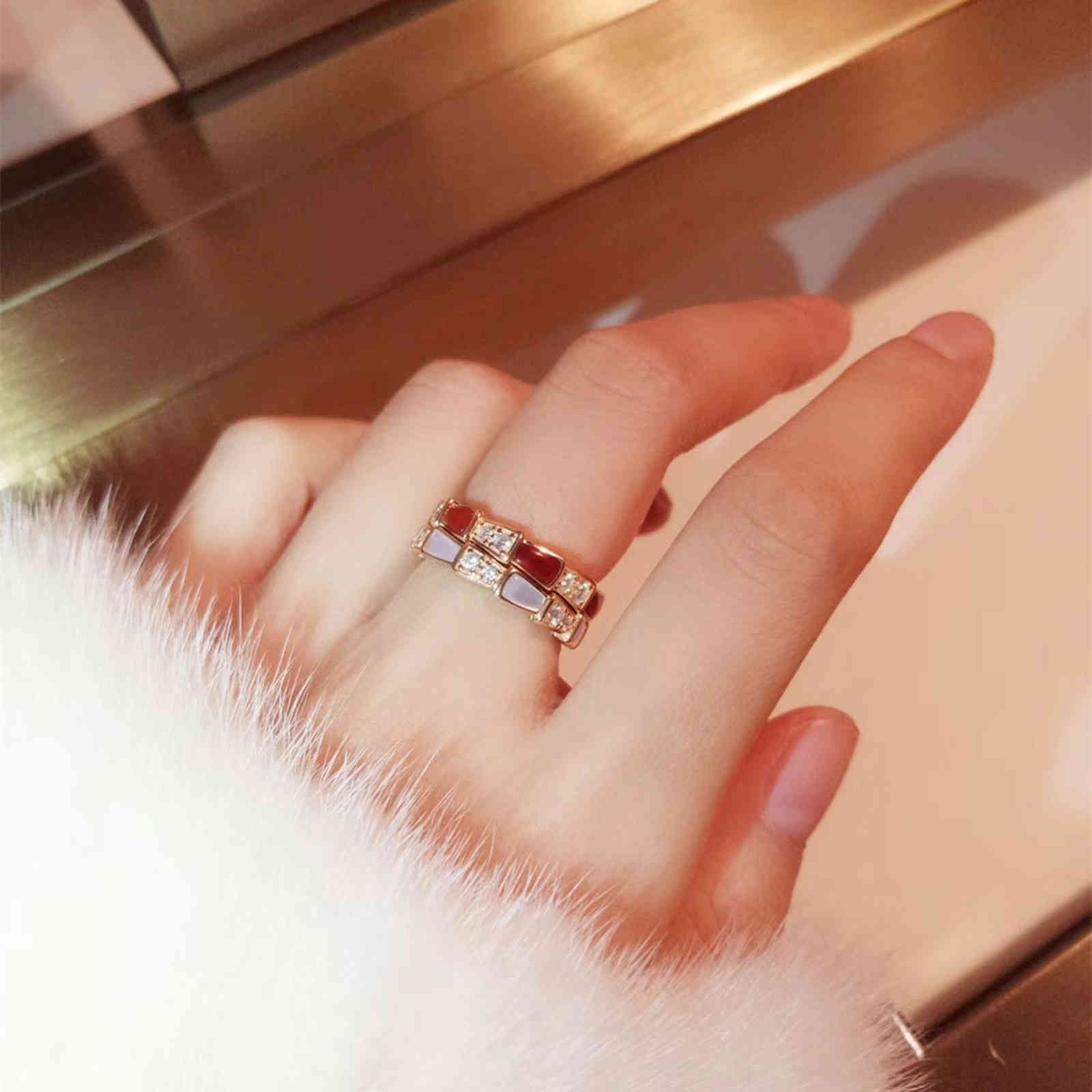 Natural Stone Snake Ring Fashion S925 Pure Silver White Fritillaria Red Agate Diamond Bone