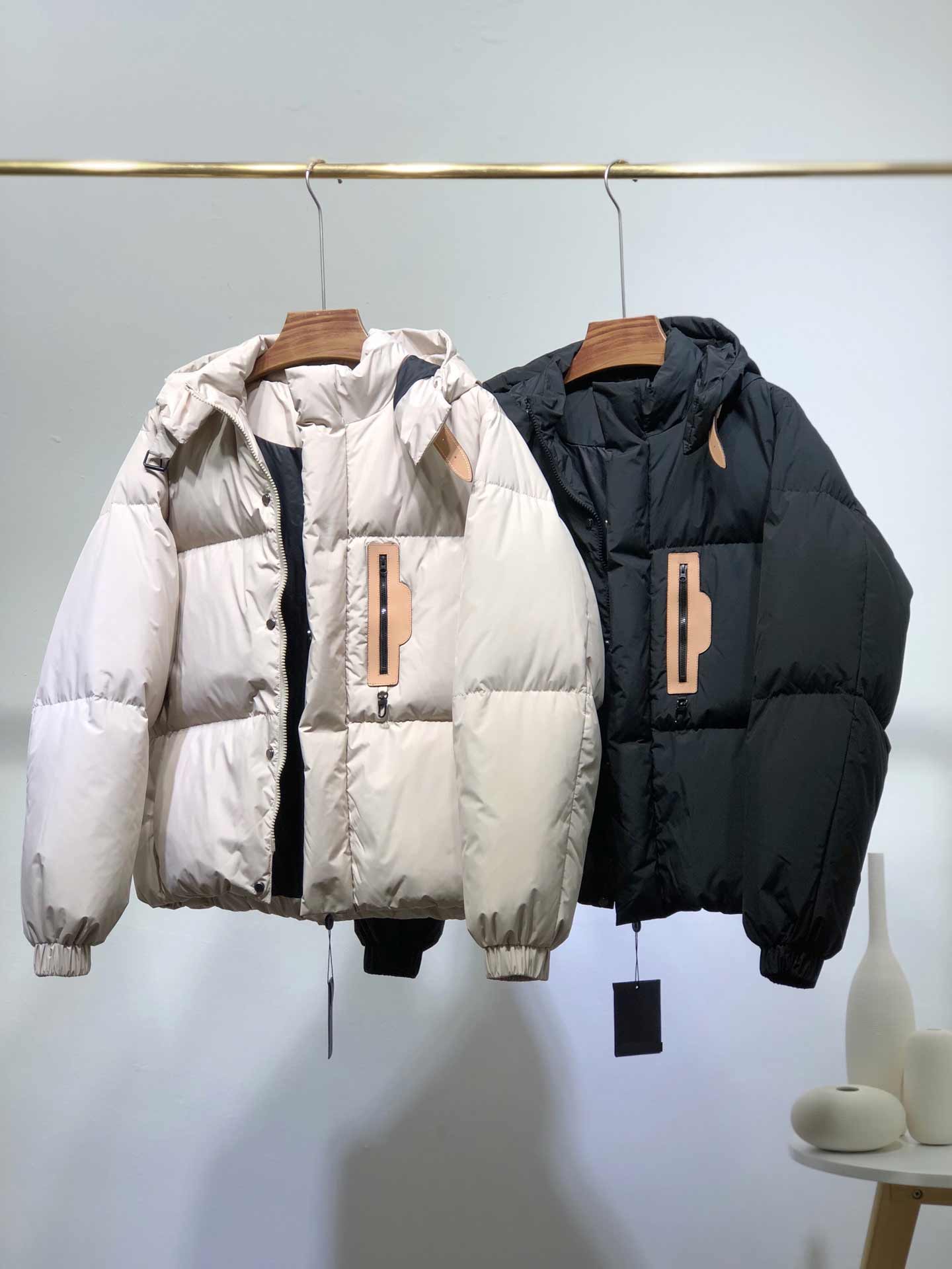 2021 Winter Down Jacket Top Quality Men Puffer Jackets Hooded Thick Coats Mens Women Couples Parka Winters Coat Size M-XXL BB2, Not for sale products/no ship
2021 Winter Down Jacket Top Quality Men Puffer Jackets Hooded Thick Coats Mens Women Couples Parka Winters Coat Size M-XXL BB2, Not for sale products/no ship