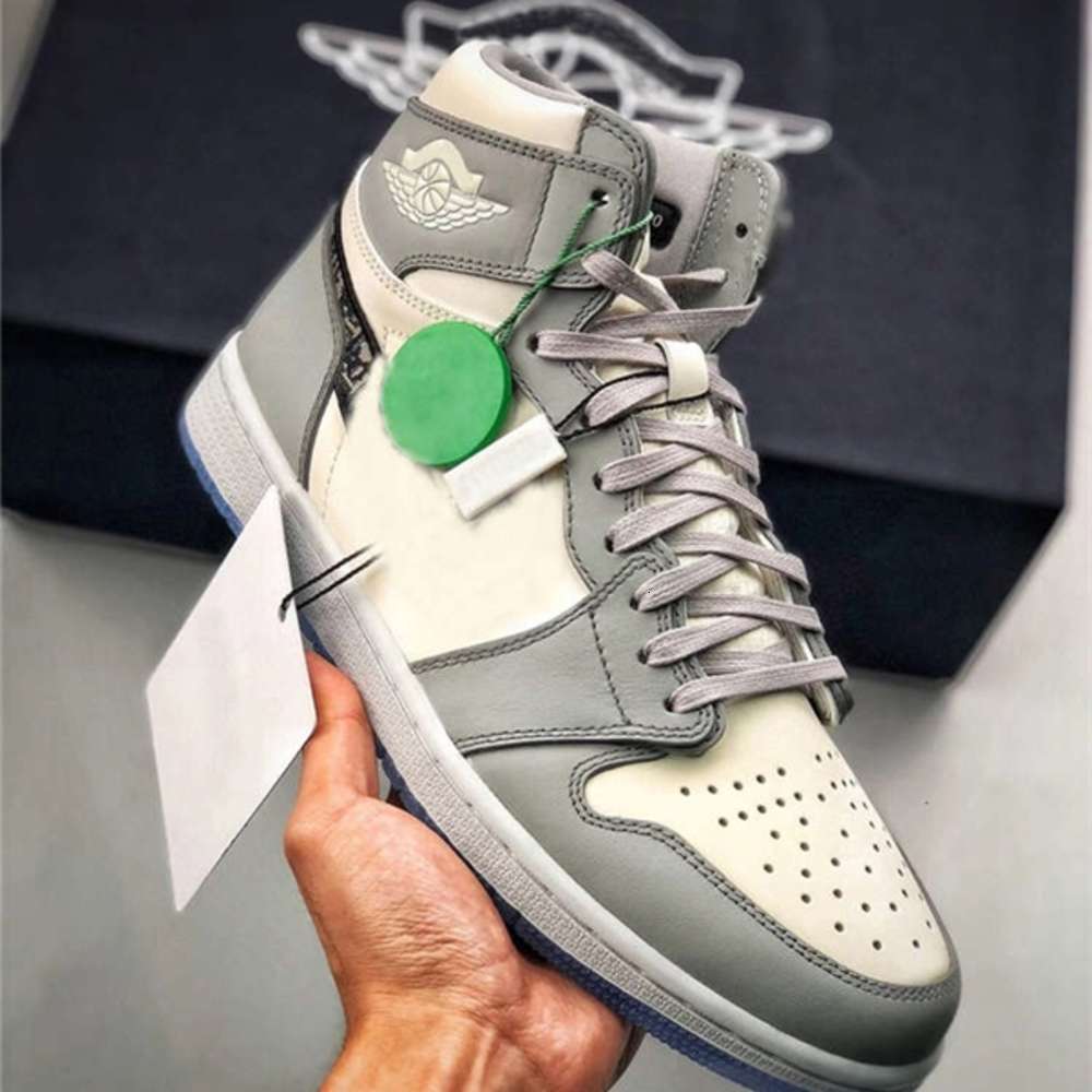 Authentic 1 High OG Low Outdoor Shoes Man Women 1S Wolf Grey Sail Photon White Box CN8608-002 With Dust Bag CN8607-002 hsltrade88
Authentic 1 High OG Low Outdoor Shoes Man Women 1S Wolf Grey Sail Photon White Box CN8608-002 With Dust Bag CN8607-002 hsltrade88