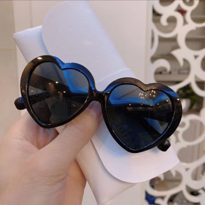 Sunglasses for Child Heart-Shape Frame Cute Wild Outdoor Travel Anti-Uv Eyeglasses Trendy Kids Glasses Wholesale Z260305