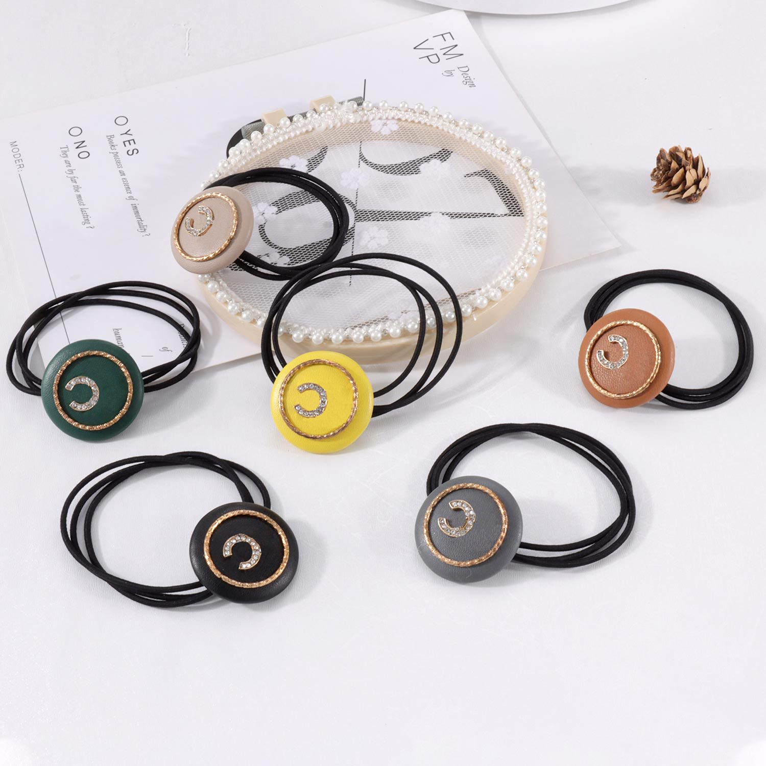 18color Fashion Designer Letters Women Hair Rubber Bands Hairs Scrunchy Ring Elastic Inverted Triangle Sports Dance Scrunchie Hairband Pony Tails Holder
18color Fashion Designer Letters Women Hair Rubber Bands Hairs Scrunchy Ring Elastic Inverted Triangle Sports Dance Scrunchie Hairband Pony Tails Holder