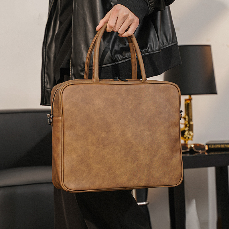 Wholesale factory men shoulder bags Joker retro matte leather handbag simple solid color business briefcase horizontal large leather fashion computer bag