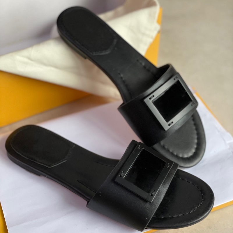 Designer Signature Slides Slippers Women Pure Color Banded Flats Sandals Leather Embellished Baguette Pattern Ladies Sexy Letter Beach Flip Flops 315, Socks
Designer Signature Slides Slippers Women Pure Color Banded Flats Sandals Leather Embellished Baguette Pattern Ladies Sexy Letter Beach Flip Flops 315, Socks