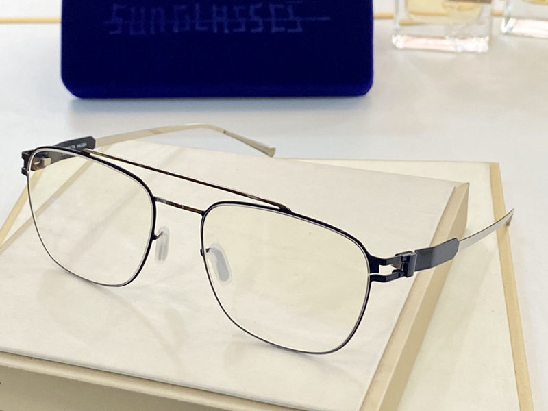 New 2021 MYKITA HUGH Super Light No Pressure Sport Sunglasses Women Brand Designer Sunglasses Men Germany Brand Vacation MYKITA Sunglasses, White;black
New 2021 MYKITA HUGH Super Light No Pressure Sport Sunglasses Women Brand Designer Sunglasses Men Germany Brand Vacation MYKITA Sunglasses, White;black