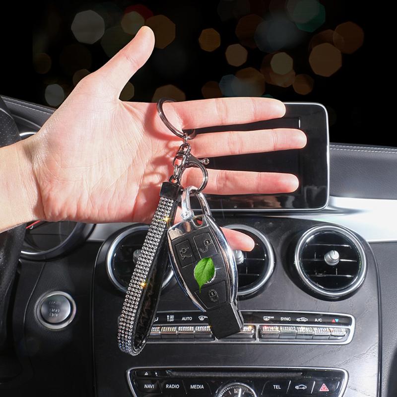 Keychains Fashion Leather Car Keychain Styling Pendant For Business Gifts Men Women Bling Accessories Keyring
Keychains Fashion Leather Car Keychain Styling Pendant For Business Gifts Men Women Bling Accessories Keyring