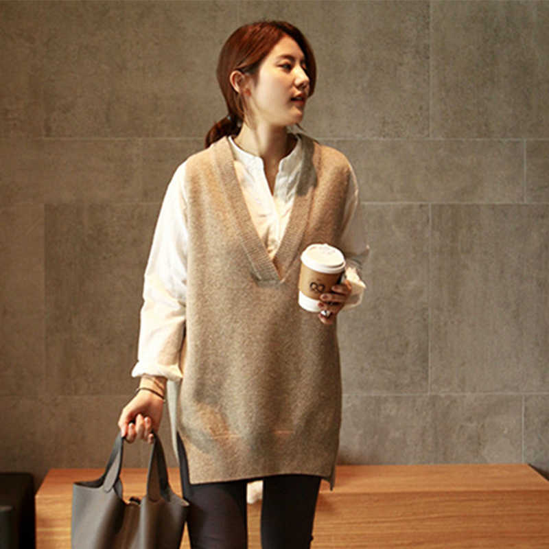 V neck Girls Pullover vest sweater Autumn Winter Short Knitted Women Sweaters Vest Sleeveless Warm Sweater Casual oversize 210914
