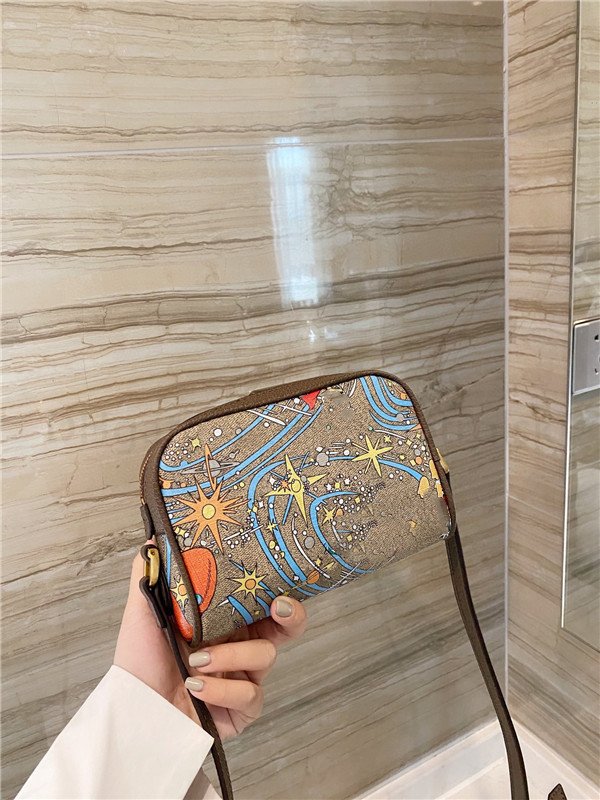 Small square bag with brown interstellar design luxury designer woman's cross-body bag small retro style shoulder bag Cute zipper purse, With golo
Small square bag with brown interstellar design luxury designer woman's cross-body bag small retro style shoulder bag Cute zipper purse, With golo