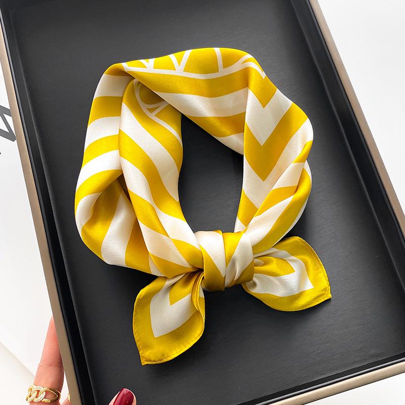 Scarves 100% Pure Silk Scarf Women Neck Hair Square Small Headband Fashion 2022 Bandana Luxury Beach Hijab Shawls And Wraps, Blue;gray
Scarves 100% Pure Silk Scarf Women Neck Hair Square Small Headband Fashion 2022 Bandana Luxury Beach Hijab Shawls And Wraps, Blue;gray