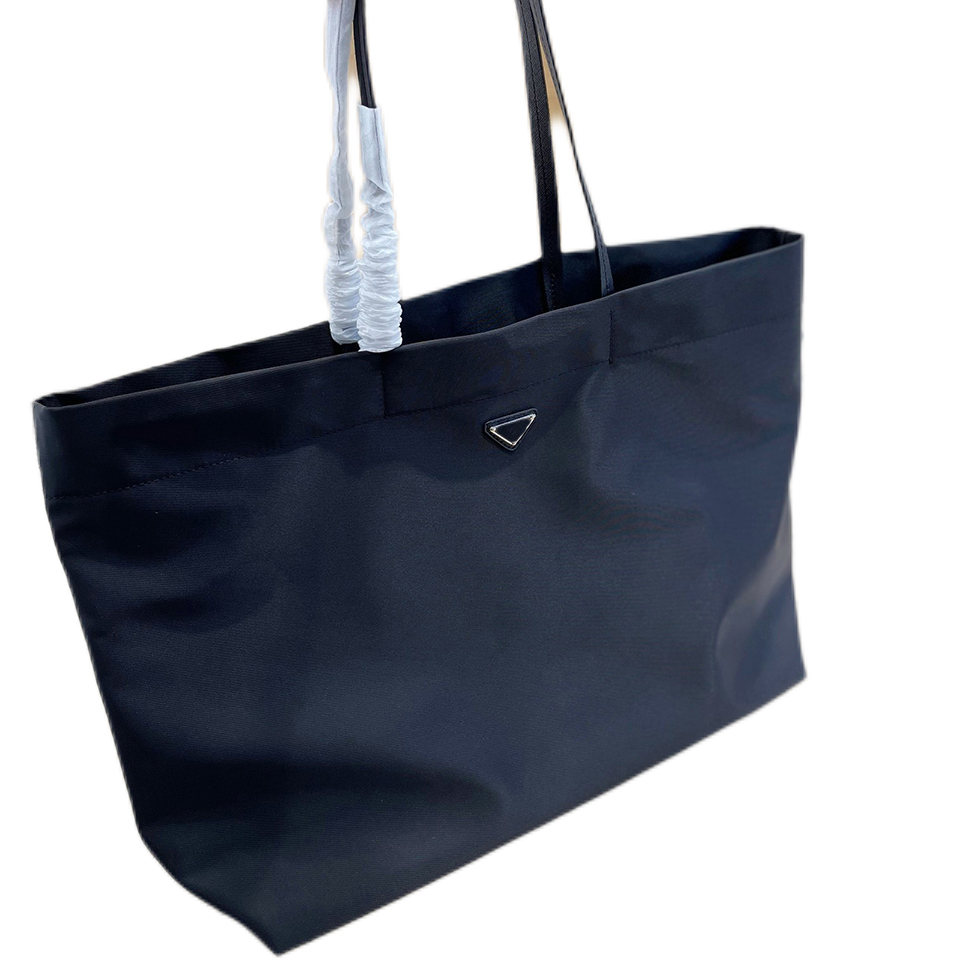 Black Nylon Tote Bag Designers Handbags High Capacity Women Handbag Luxury Brand Totes Ladies Casual Shopping Bag
Black Nylon Tote Bag Designers Handbags High Capacity Women Handbag Luxury Brand Totes Ladies Casual Shopping Bag