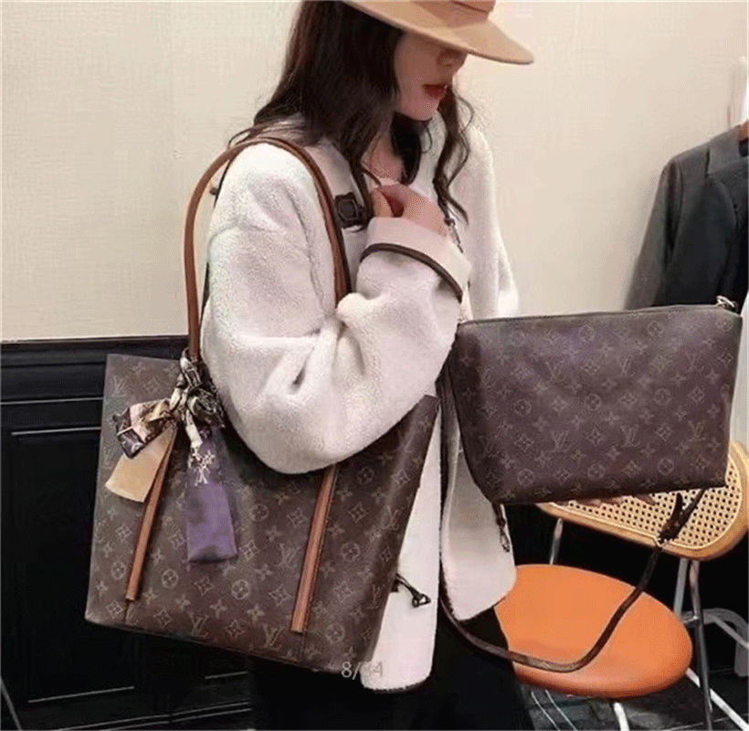 Top quality Genuine leather box Shoulder Bag Women's men tote flap crossbody Bags Luxury Designer woman fashion, Red;black
Top quality Genuine leather box Shoulder Bag Women's men tote flap crossbody Bags Luxury Designer woman fashion, Red;black