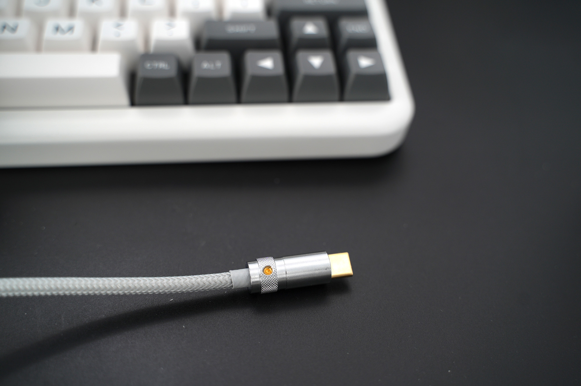 GeekCable Handmade Customized Mechanical Keyboard Cable USB Spiral For Filco Keyboard Cable PET Nylon Braided Fluorescent Silver