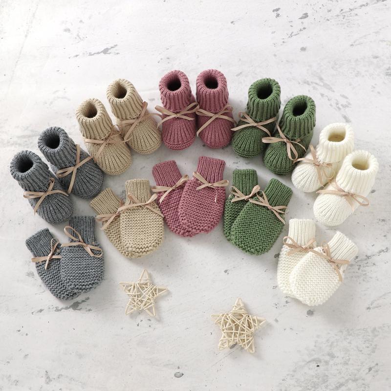 First Walkers Baby Shoes + Gloves Set Knit Born Girls Boys Boots Mitten Fashion Butterfly-knot Toddler Infant Slip-On Bed Hand Made
First Walkers Baby Shoes + Gloves Set Knit Born Girls Boys Boots Mitten Fashion Butterfly-knot Toddler Infant Slip-On Bed Hand Made