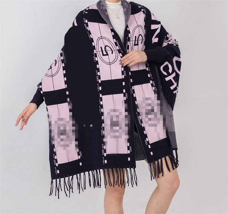 2021 Europe and The United States autumn and Winter warm thickened cape long sleeves cape jacquard tassel with cape
2021 Europe and The United States autumn and Winter warm thickened cape long sleeves cape jacquard tassel with cape