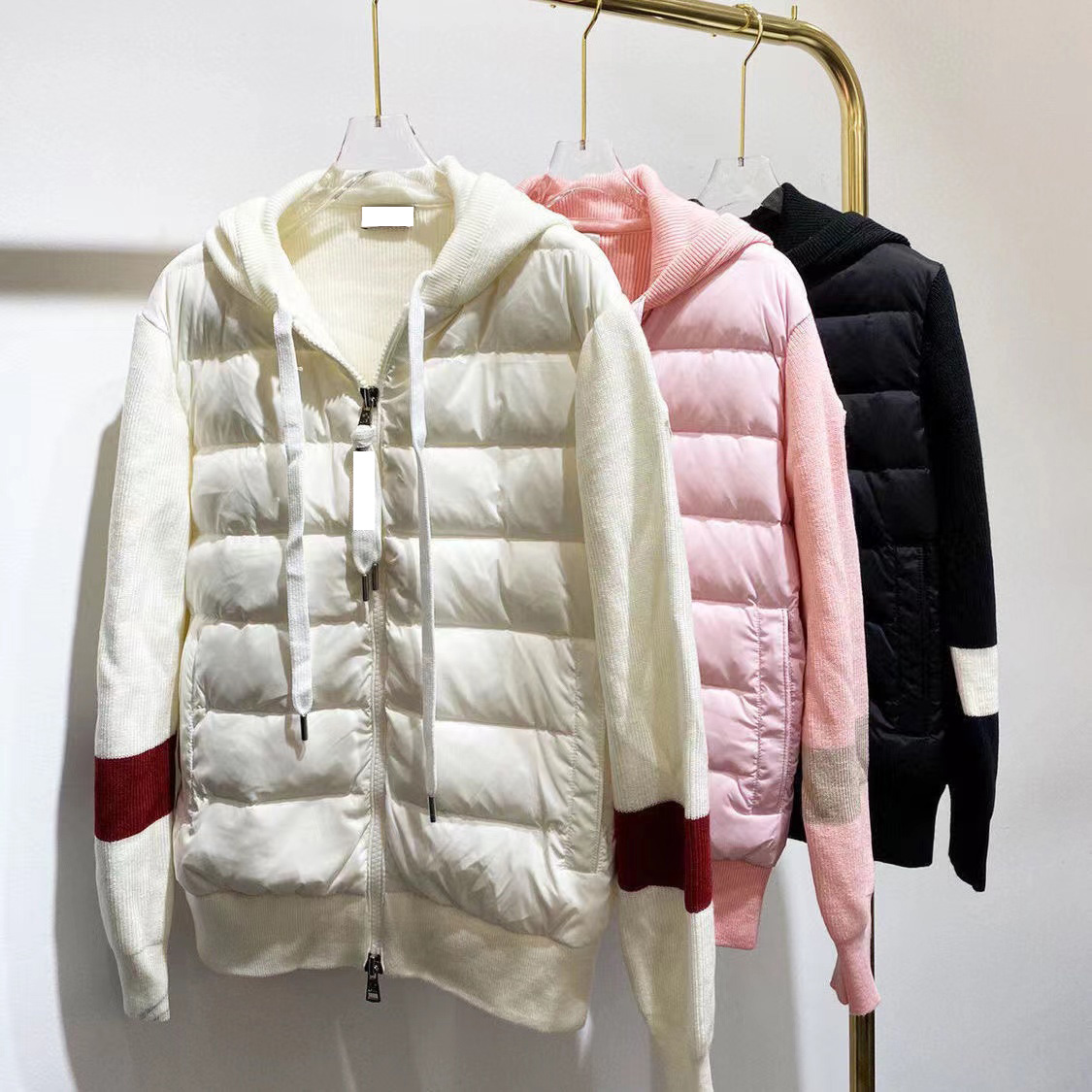 Luxury French men's down jacket maya france brand designer zipper parka Hooded collar Letters Knit stitching coat, Supplement (not shipped separately)
Luxury French men's down jacket maya france brand designer zipper parka Hooded collar Letters Knit stitching coat, Supplement (not shipped separately)