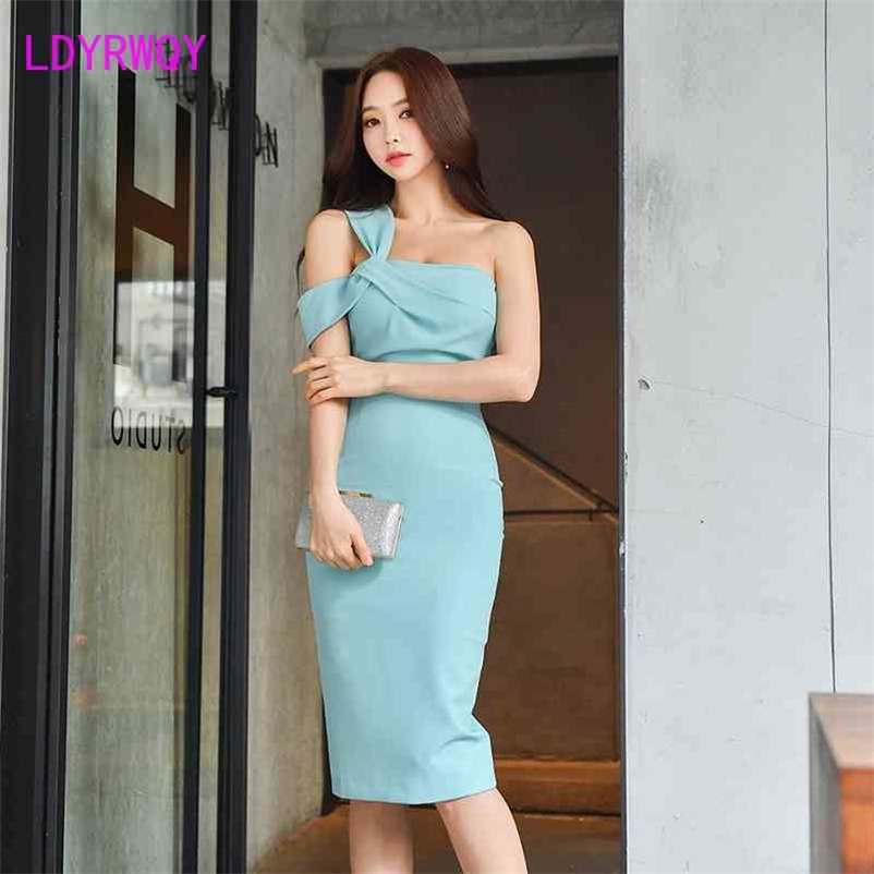 LDYRWQY summer product Korean style slim tube top sexy temperament fashion solid color hip dress 210603, Rose red
LDYRWQY summer product Korean style slim tube top sexy temperament fashion solid color hip dress 210603, Rose red