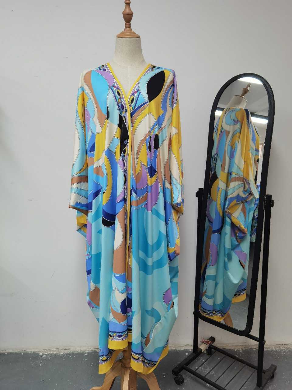 Autumn Robe Blue V-neck Chiffon Printing Sweet Loose Cotton Cardigan Dresses Women 210615, Picture color
Autumn Robe Blue V-neck Chiffon Printing Sweet Loose Cotton Cardigan Dresses Women 210615, Picture color