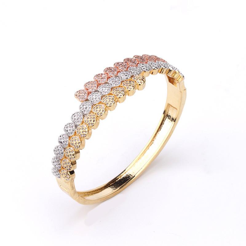 Bangle European And American Retro Ins Wind Tricolor Floral Temperament Elegant Fashion Bracelet Ring Ladies All-match Set
Bangle European And American Retro Ins Wind Tricolor Floral Temperament Elegant Fashion Bracelet Ring Ladies All-match Set