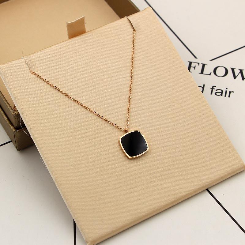 Martick Black Piece Square Pendant Necklace Clavicle Chain 316L Stainless Steel Fashion Jewelry For Woman P29 Necklaces
Martick Black Piece Square Pendant Necklace Clavicle Chain 316L Stainless Steel Fashion Jewelry For Woman P29 Necklaces