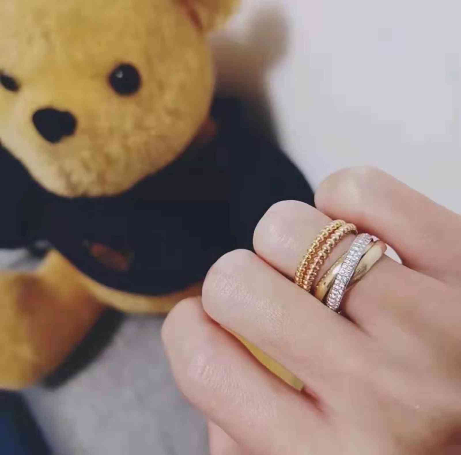 High Version Three Color Lovers Ring Diamond v Gold Fadeless Trend Simple Index Finger Atmospheric Can Be Engraved