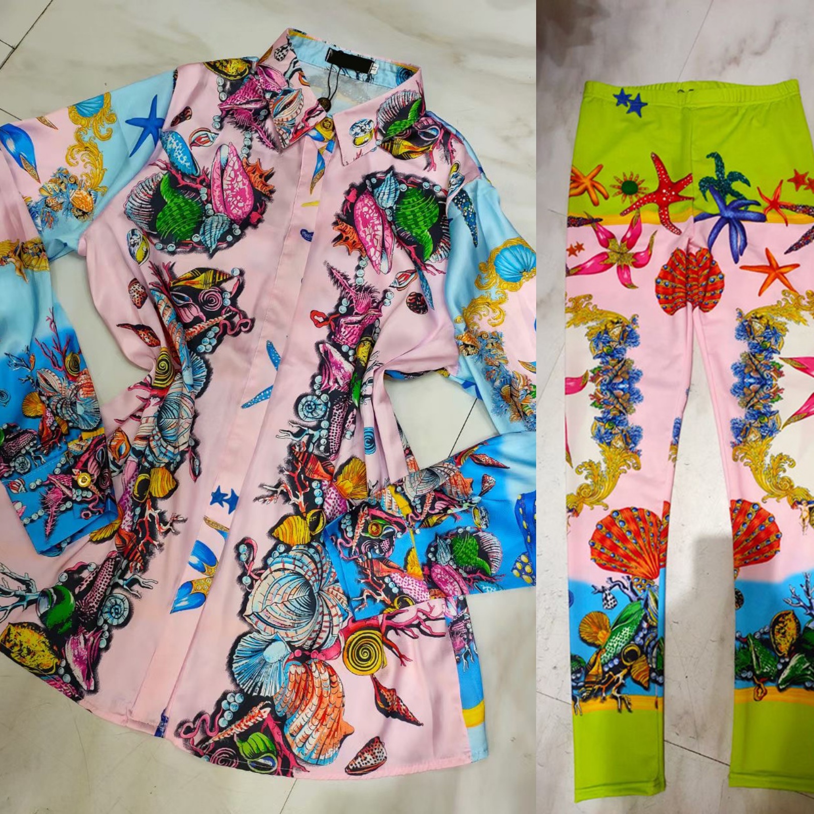 Europe and America latest Baroque printed single-breasted shirt + elastic bottoming trousers, Gold two peice pants
Europe and America latest Baroque printed single-breasted shirt + elastic bottoming trousers, Gold two peice pants