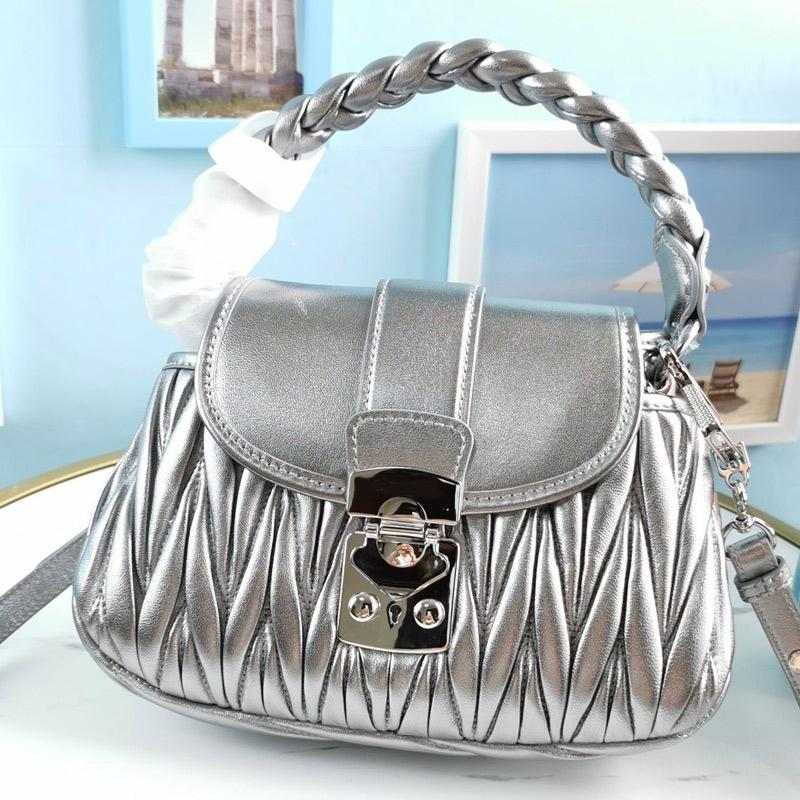 Women Messenger Bags Purse Top Quality Genuine Leather Bag Lambskin Woven Portable Metal Lock Detachable Adjustable Shoulder Strap2
Women Messenger Bags Purse Top Quality Genuine Leather Bag Lambskin Woven Portable Metal Lock Detachable Adjustable Shoulder Strap2