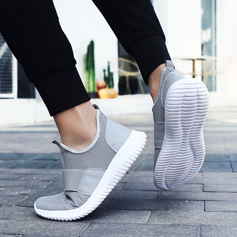 Top Quality Fashion Women Mens Running Shoes Sports Trainers Big Size 46 Black White Red Gray Outdoor Jogging Sneakers Code: LX19-1533 
Top Quality Fashion Women Mens Running Shoes Sports Trainers Big Size 46 Black White Red Gray Outdoor Jogging Sneakers Code: LX19-1533