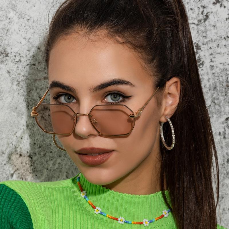 Sunglasses 80717 Fashion Rimless UV400 Square Men Women Sun-shading Retro Glasses Frame
Sunglasses 80717 Fashion Rimless UV400 Square Men Women Sun-shading Retro Glasses Frame