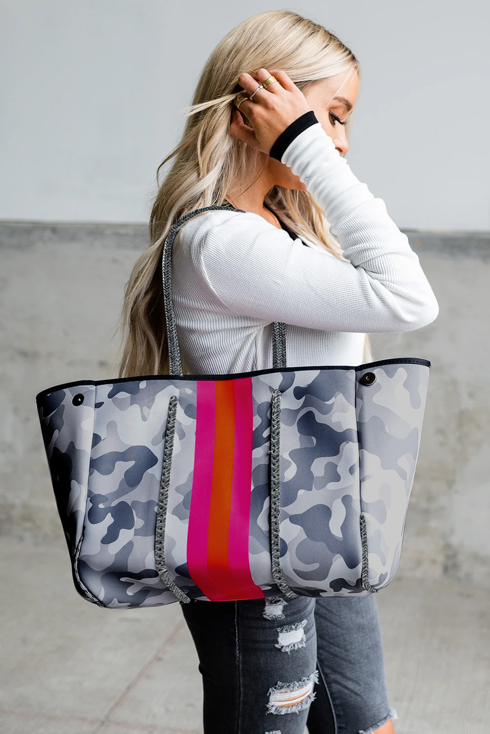 Large Neoprene Beach Bag Waterproof Gray Camo Striped Shoulder Tote Bags with Inner Pockets Zipper for Travel Gym Swimming
Large Neoprene Beach Bag Waterproof Gray Camo Striped Shoulder Tote Bags with Inner Pockets Zipper for Travel Gym Swimming