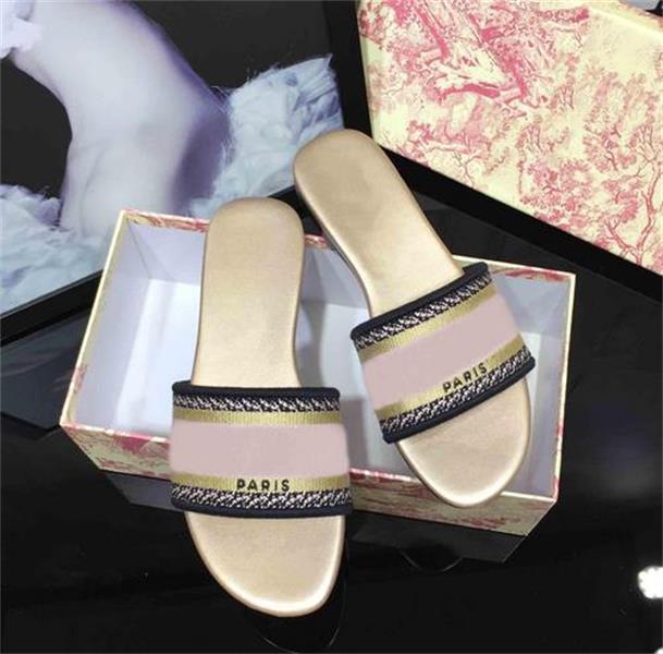 2021 NEW Paris Beach Slide Scuffs Womens Slippers Summer Sandals Ladies Flip Flops Sexy Multicolors Embroidered Floral Shoes with shoe box
2021 NEW Paris Beach Slide Scuffs Womens Slippers Summer Sandals Ladies Flip Flops Sexy Multicolors Embroidered Floral Shoes with shoe box